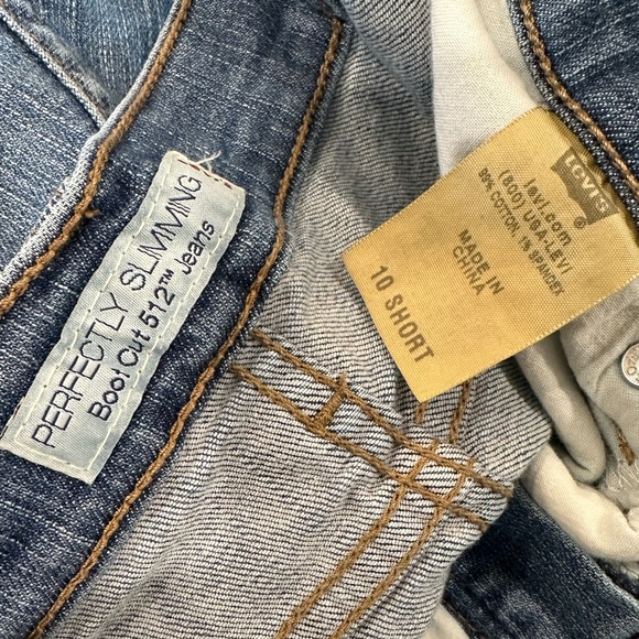 Levi's Perfectly Slimming Boot Cut 512 Jeans (10 Short) - Picture 4 of 4